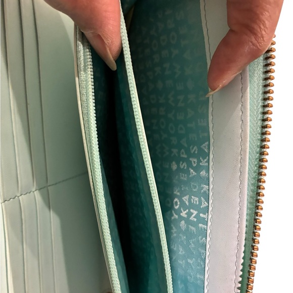 Kate Spade New York "Out of Office" wallet, - Picture 12 of 12